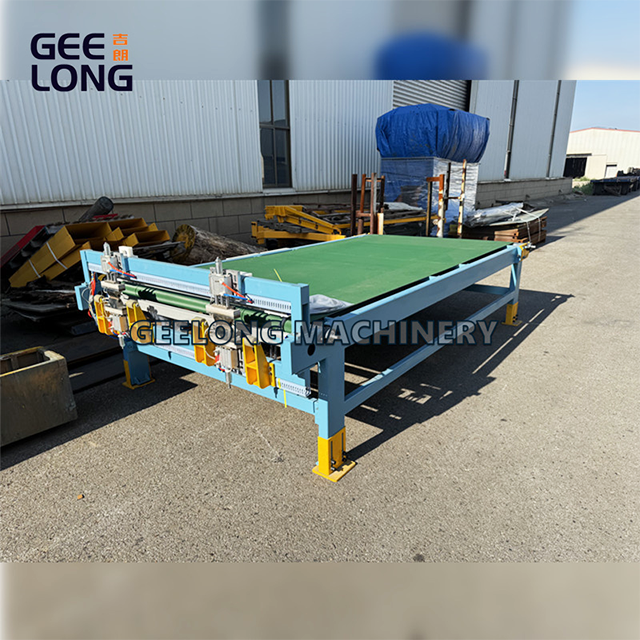 Автоматический стол для наложения фанерной пленки с электростатической адсорбцией