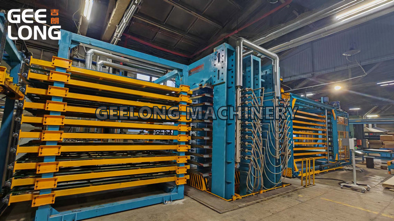 Машина для горячего прессования фанеры-ламината с облицовкой пленкой Geelong (3)