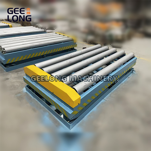 Гидравлический подъемный стол с приводным роликовым конвейером