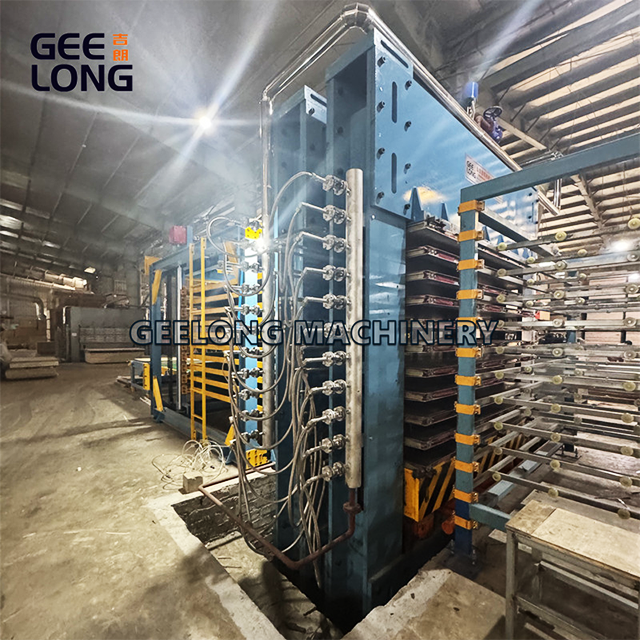 Машина для горячего прессования фанеры с двойной рамой и сверхмощной пленкой