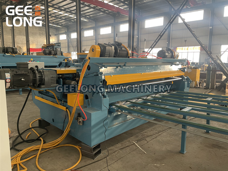 Бесшпиндельная машина для лущения шпона, машина для лущения лицевой части шпона (1)